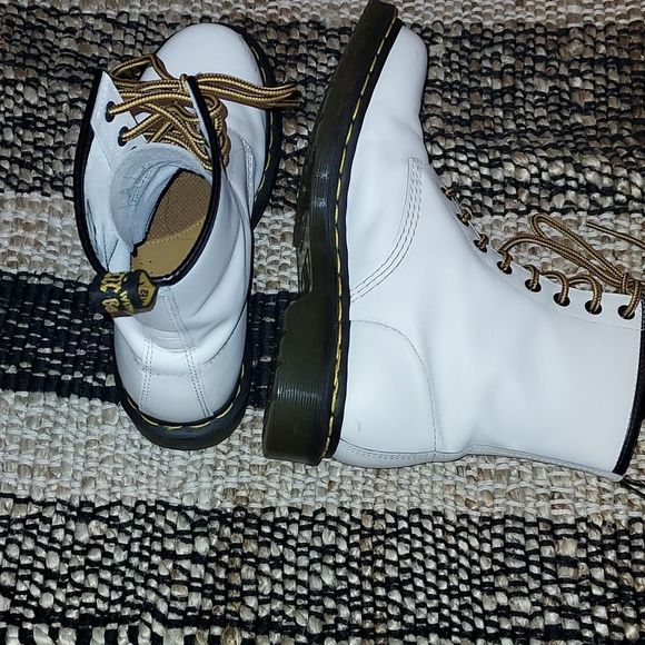 Dr. Martens 11821 Airwair boots - Picture 4 of 14